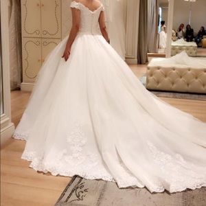 Wedding dress